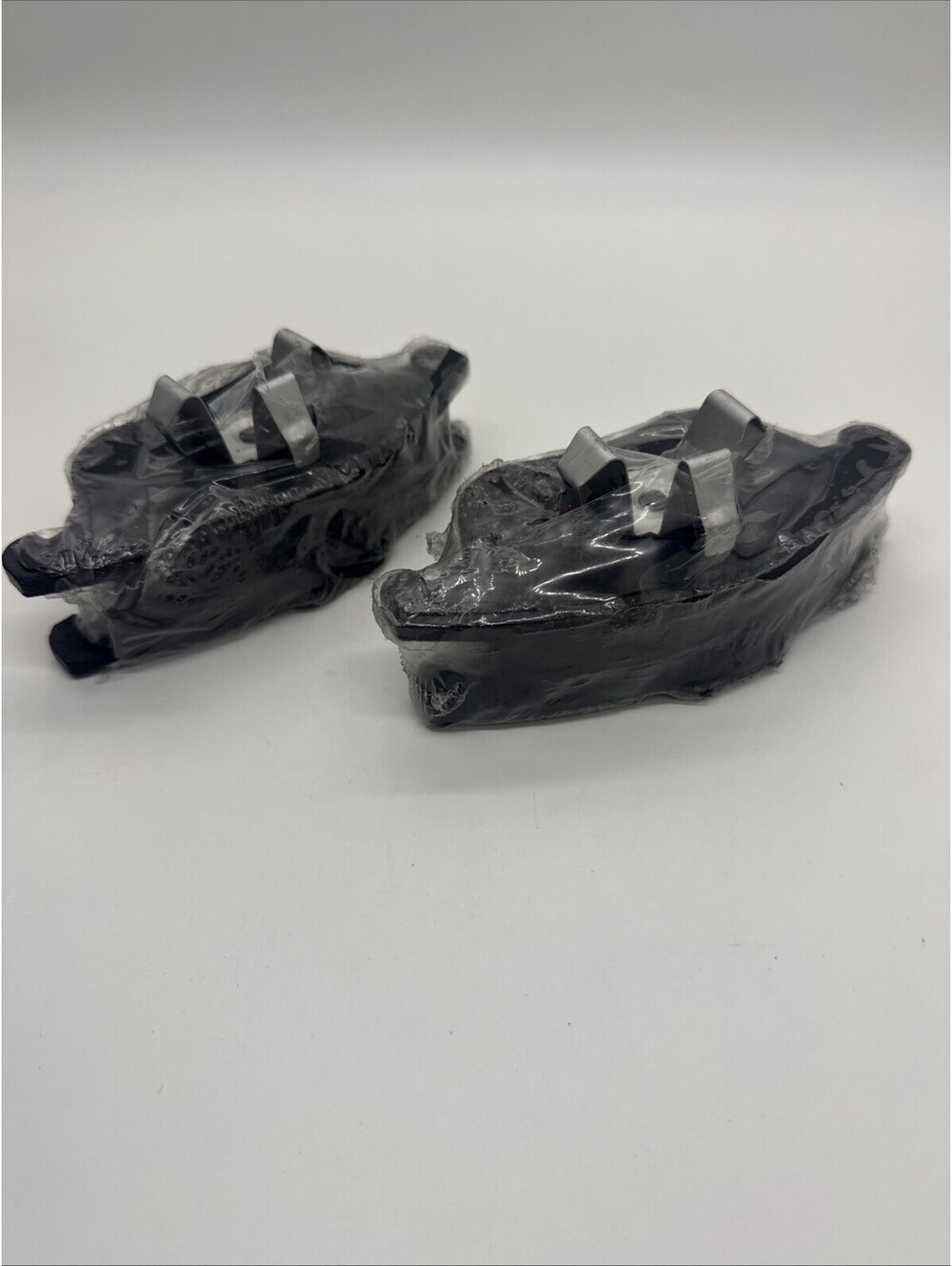 New Duralast Ceramic Brake Pads SGP AD450 FF 4-Pad Axle Set 2AFEC H1027 N23